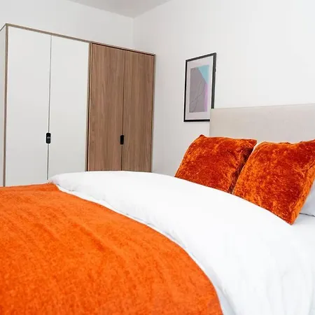 Exquisite- Stylish- Luxurious 2 Bed Apartment